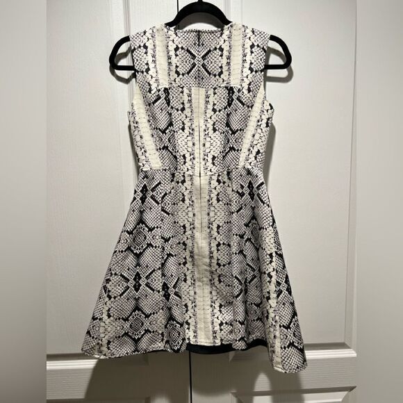 Nanette Lepore Snakeskin Print Trapeze Girl Dress in Ivory Multi - Picture 4 of 5